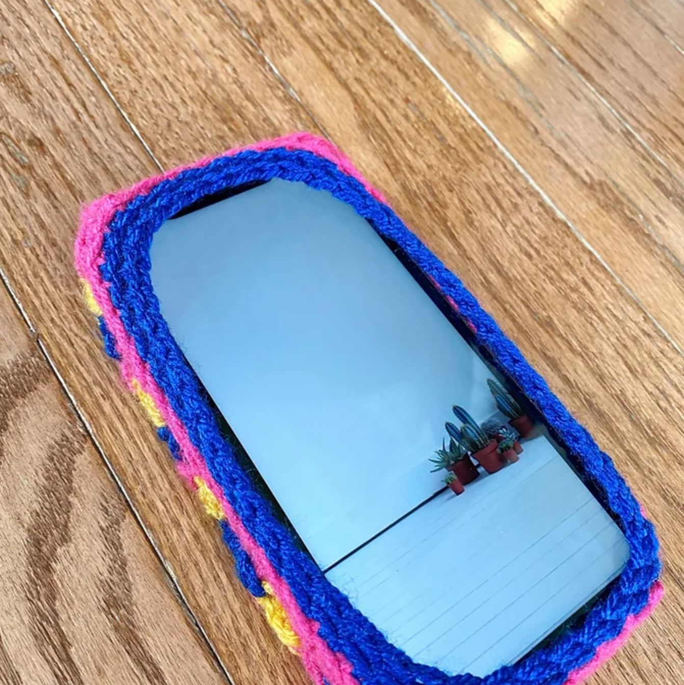 Estojo de telefone caleidoscópio padrão de crochê